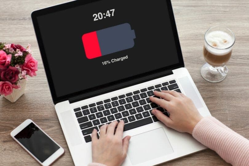 8 Tips to extend MacBook Battery life and Enhance your Productivity